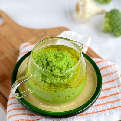 Skinny Broccoli Pesto (Vegan)