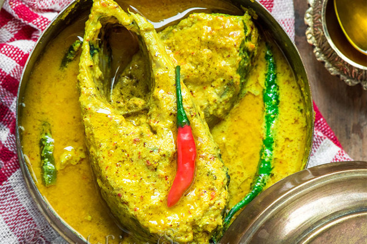 Bhapa Ilish Shorshe Recipe Video